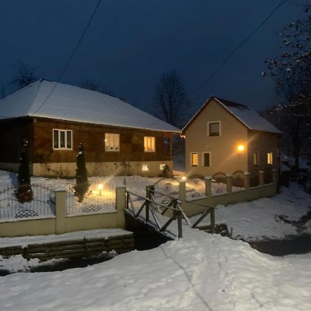 פודובובץ Cottage house מראה חיצוני תמונה