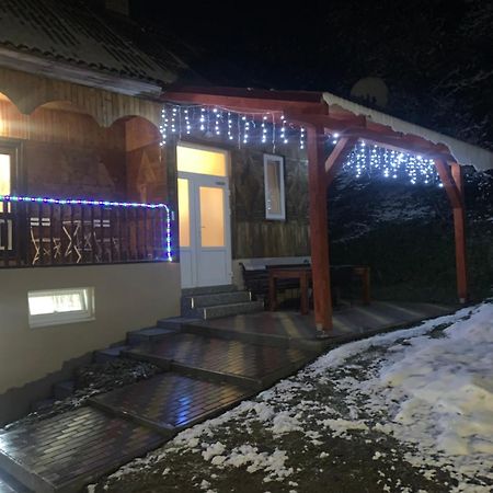 פודובובץ Cottage house מראה חיצוני תמונה