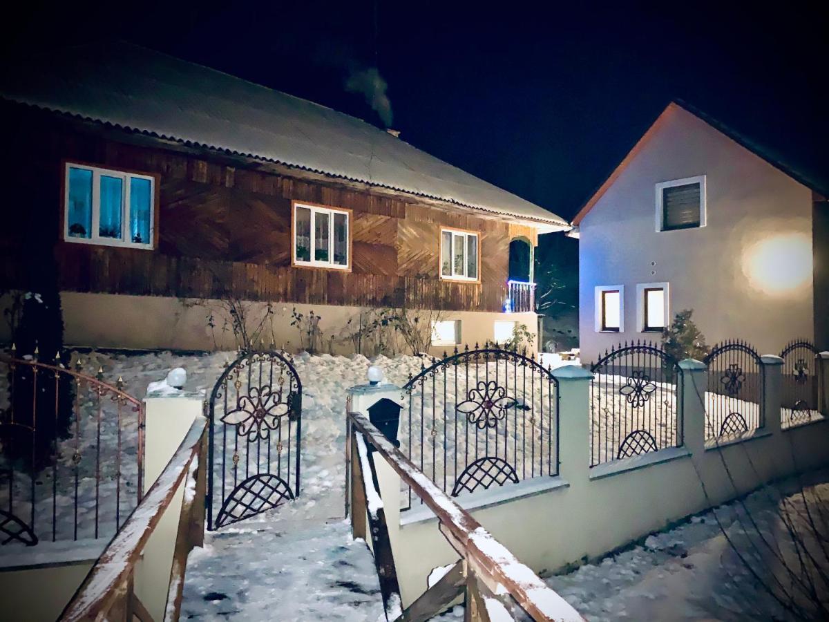 פודובובץ Cottage house מראה חיצוני תמונה