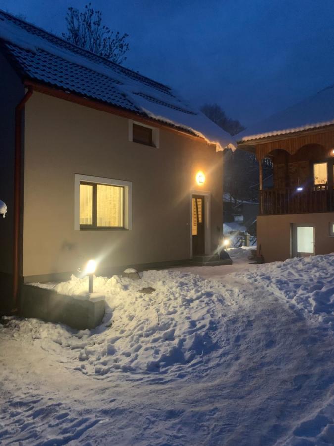פודובובץ Cottage house מראה חיצוני תמונה