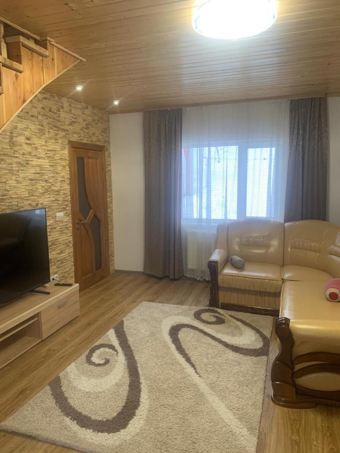 פודובובץ Cottage house מראה חיצוני תמונה