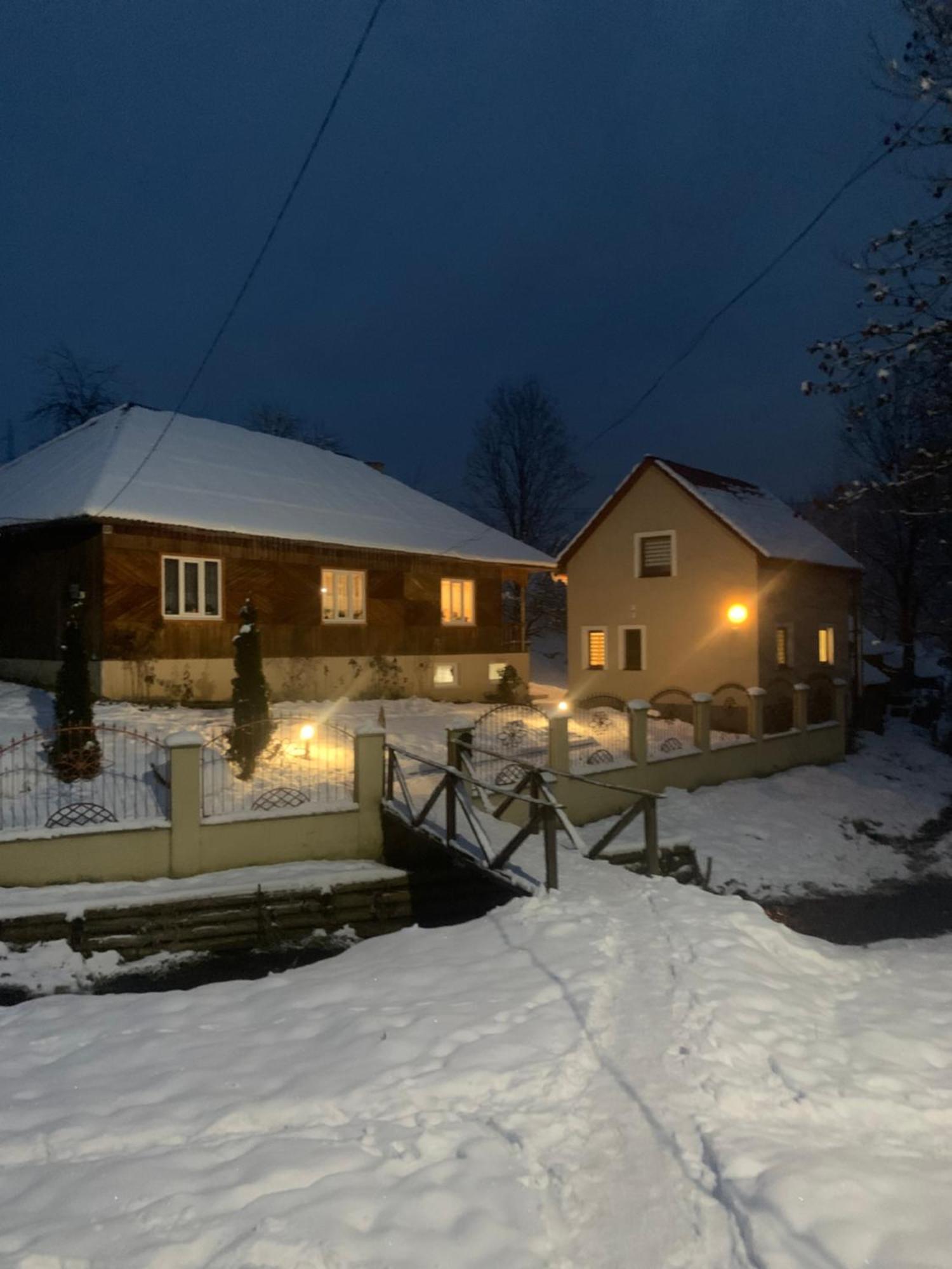 פודובובץ Cottage house מראה חיצוני תמונה